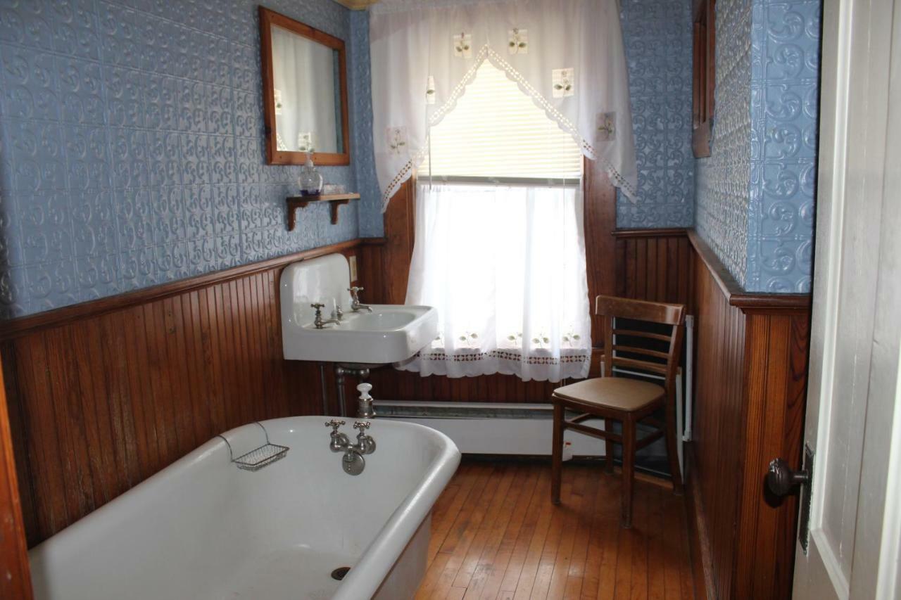 The Sterling Inn Caratunk Ngoại thất bức ảnh